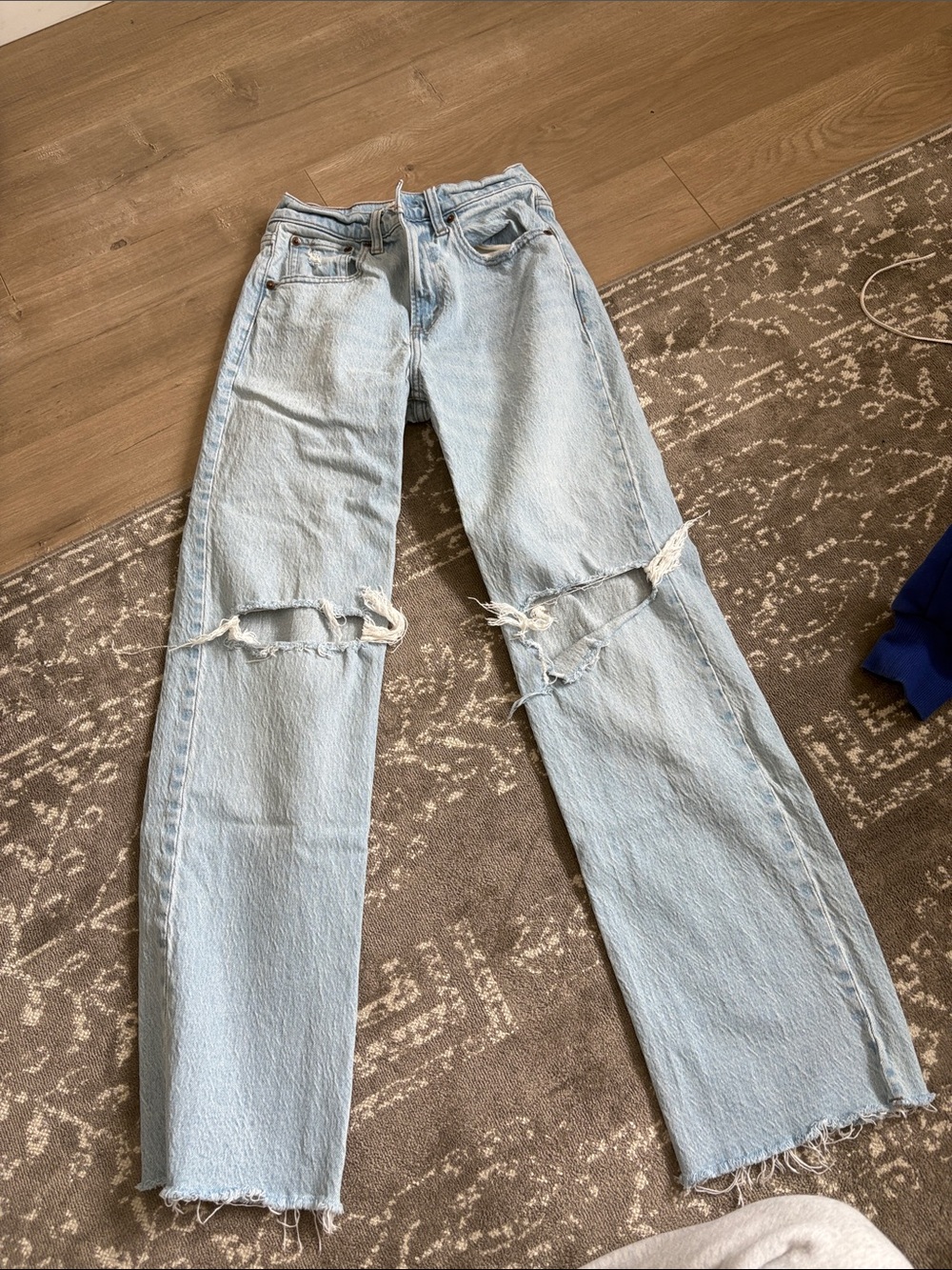Light Wash Abercrombie High-Rise 90’s Relaxed